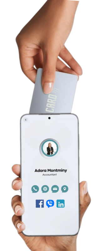 Виртуална визитка. NFC. Карта докосва смартфон с професионален профил